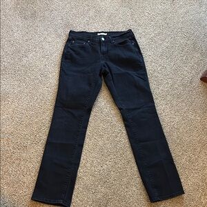Levis Women black jeans